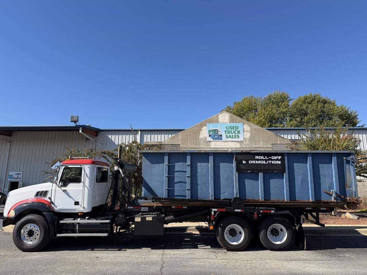 2009 Mack GRANITE GU813
