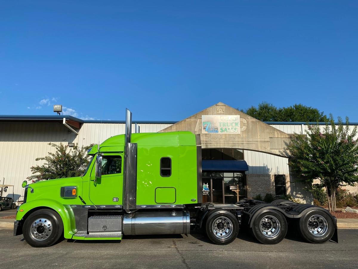 2015 Freightliner CORONADO 132