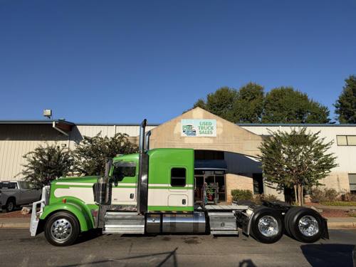 2019 Kenworth W900