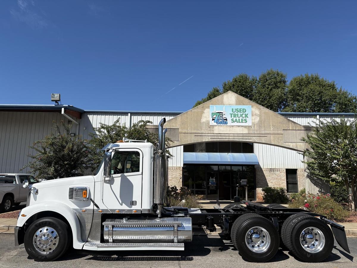2020 Freightliner CORONADO 132