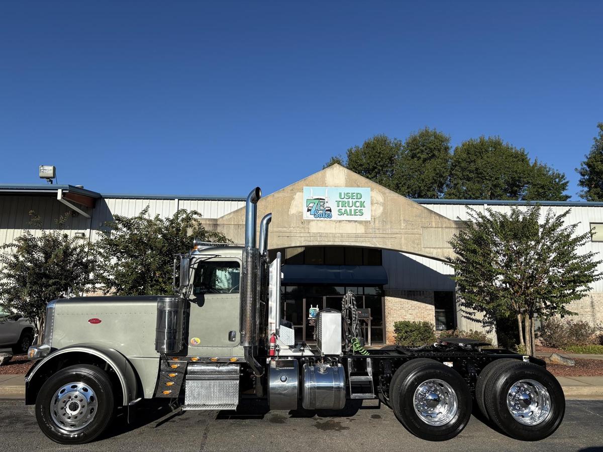 2020 Peterbilt 389