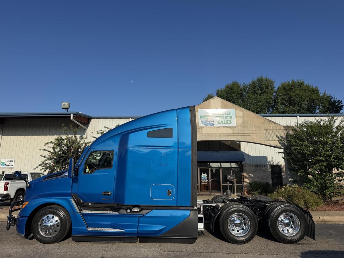 2023 Kenworth T680